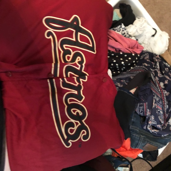 Clothes - Picture 4 of 8